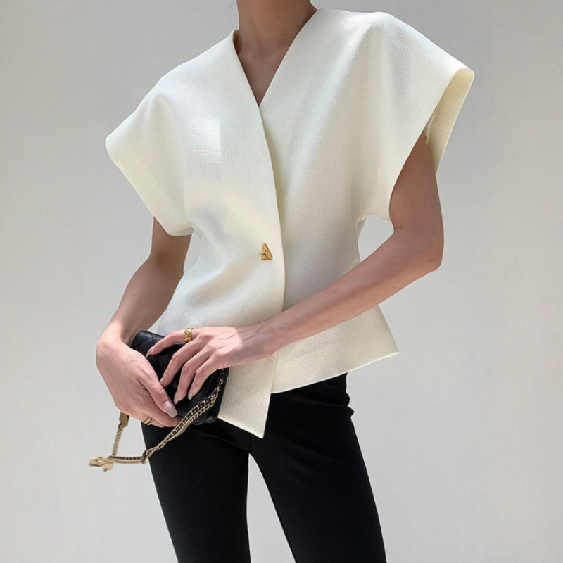 KIM SLEEVELESS TOP