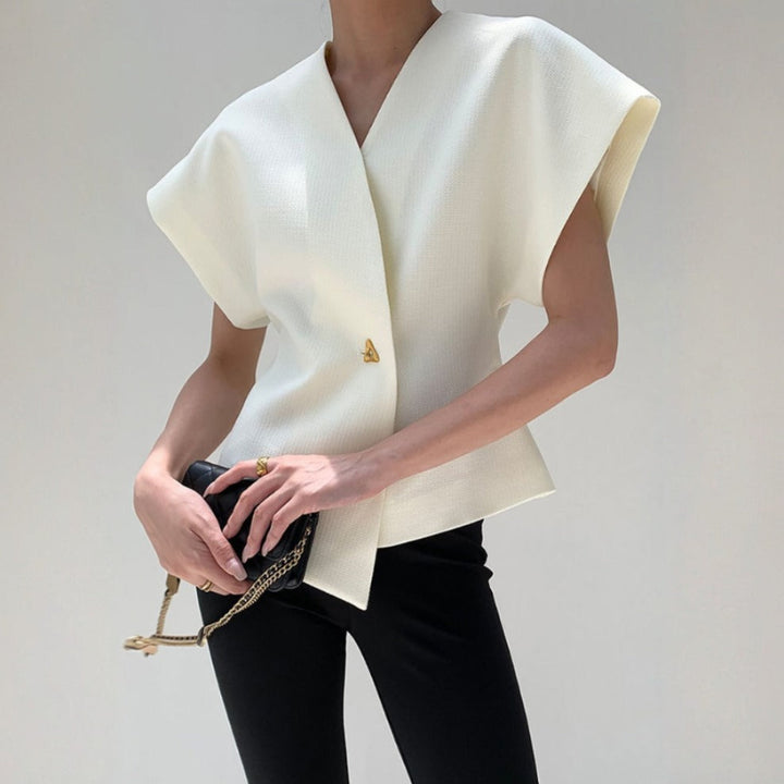 KIM SLEEVELESS TOP