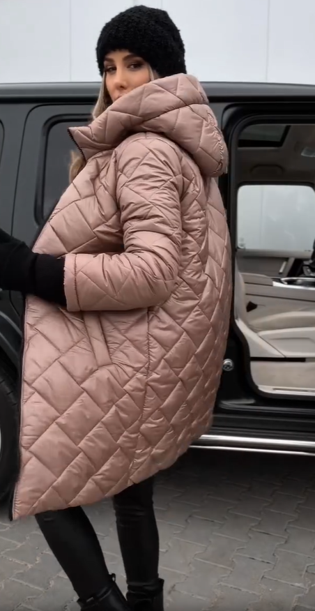 Bogna | Elegancka pikowana kurtka puchowa z kapturem